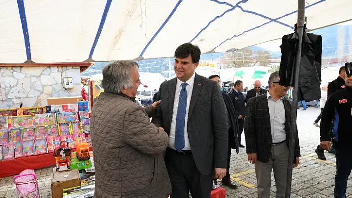 Karaca, Pazar Esnafı ile Buluştu