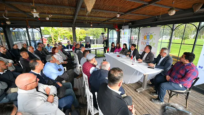 Karaca turizm sektörü temsilcileri ile bir arada