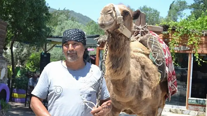 Kayaköy, deve sırtında keşfediliyor