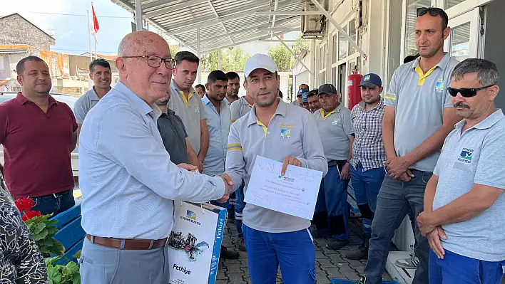 Kediyi Kurtaran Belediye Personeline 'tebrik ziyareti