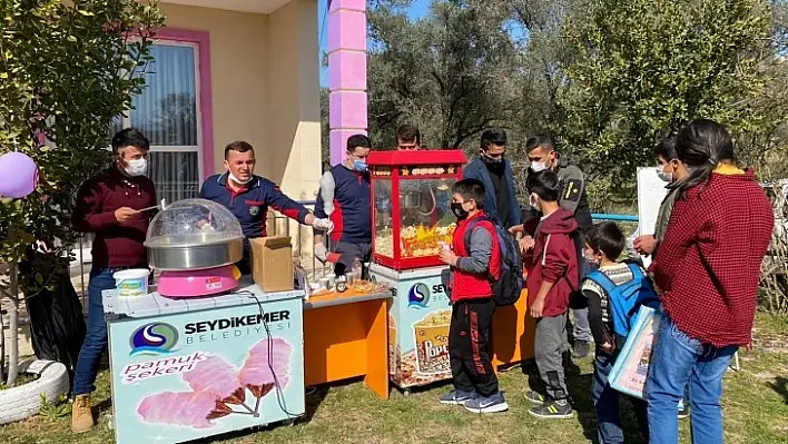 Kemer Nursel Özdemir, Seydikemer Ak Parti Gençlik Kolları' nı ağırladı