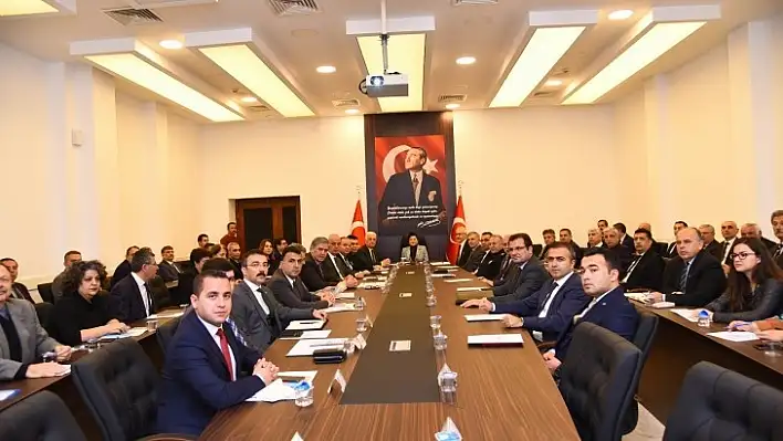 Koronavirüs Muğla'da Masaya Yatırıldı