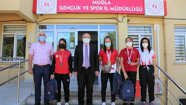 Köyceğiz Belediyespor Bayan Güreş Takımından İlman'a ziyaret