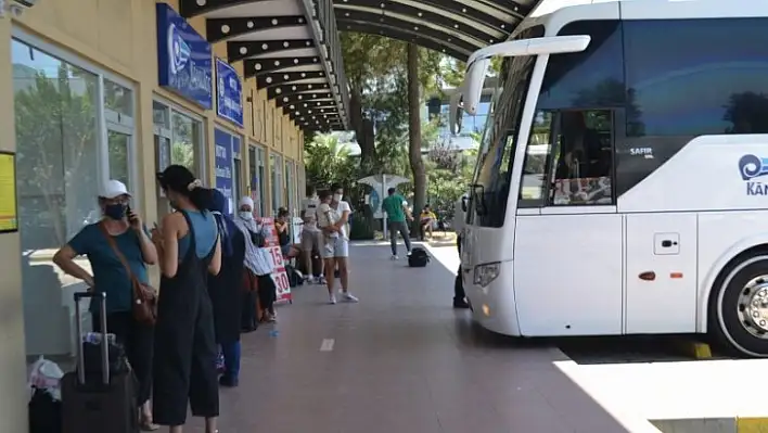 Kurban Bayramı öncesi otogarda yoğunluk yaşanıyor