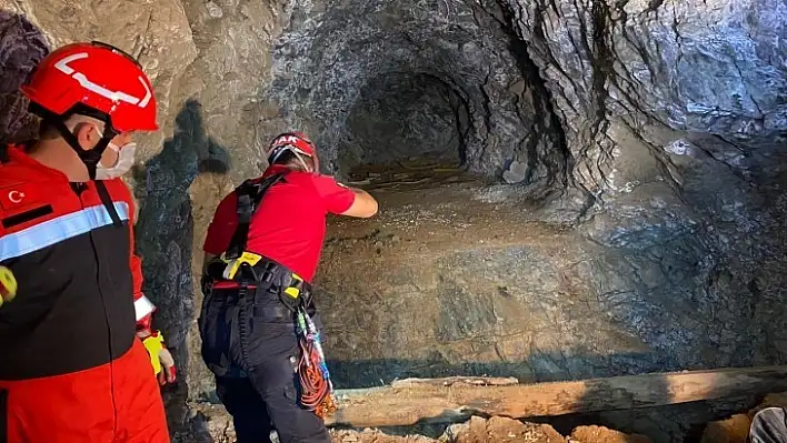 Maden Ocağında 40 metrelik Tünele Düşen Genç Filmleri Aratmayan Bir Operasyonla Kurtarıldı