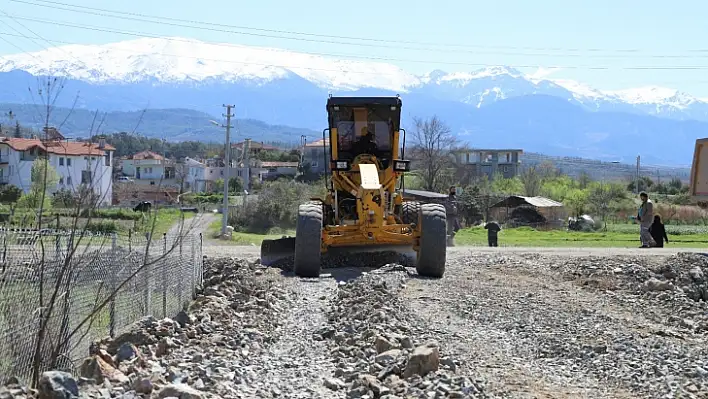 Mahallelerin yol stabilizasyon, bakım ve onarım çalışmaları devam ediyor