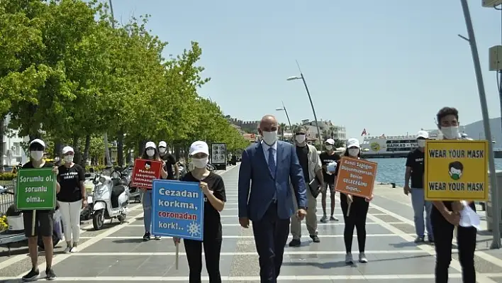 Marmaris'te Gönüllü Öğrencilerden Korona Virüs Uyarısı