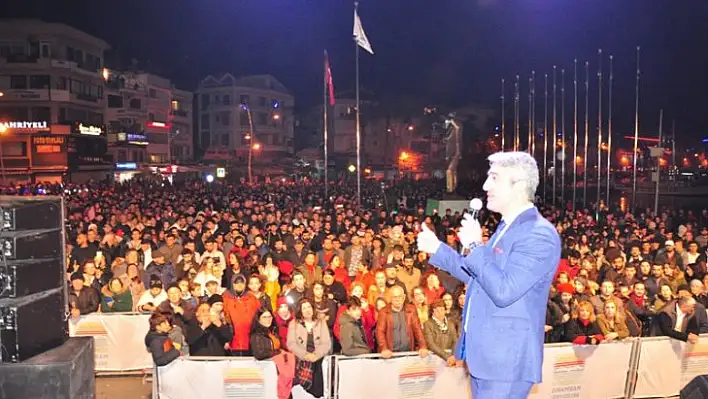 Marmaris Yeni Yıla Coşkuyla Girdi