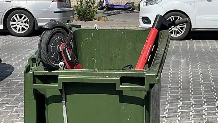 Martı Scooter'ı Çöpe Attılar…