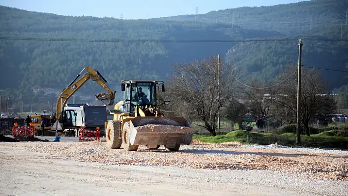 Menteşe Otogar Kavşağında Yol Çalışmaları Hızla İlerliyor