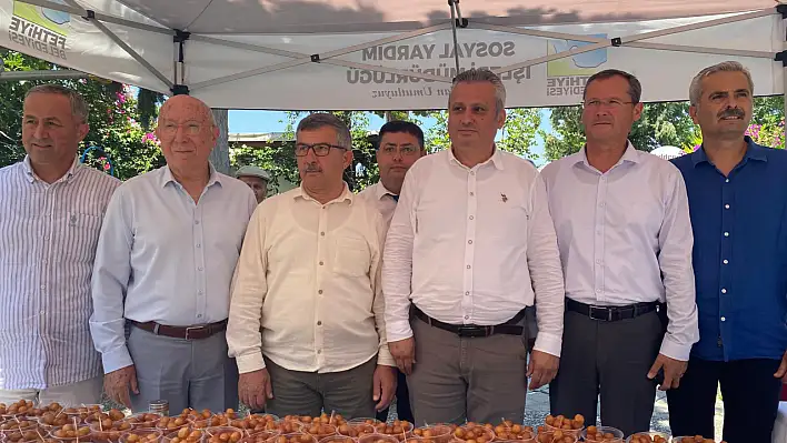 Merhum Ferdi Zeyrek Hayrına Lokma Dağıtıldı