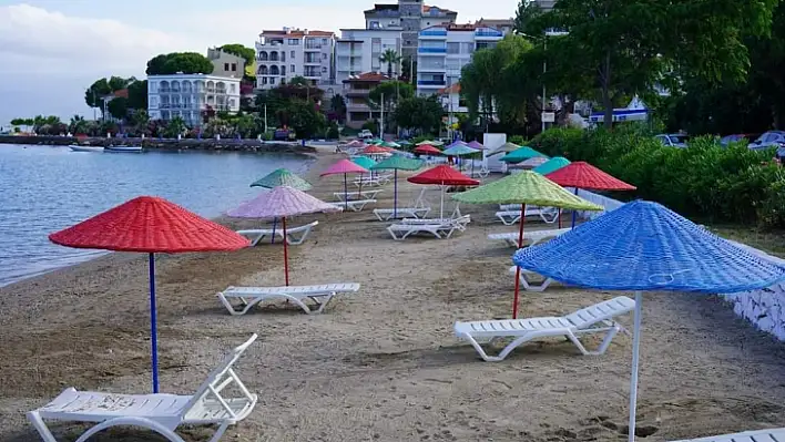 Milas Belediyesi Halk Plajlarından Şezlongları Kaldırıyor