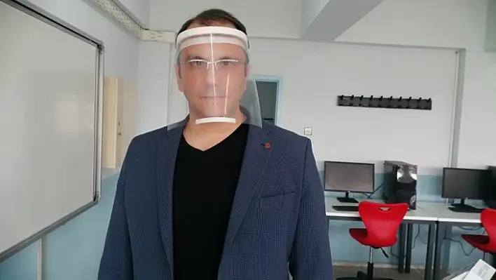 Milas BİLSEM'de Maske Ve Siperlik Üretiliyor