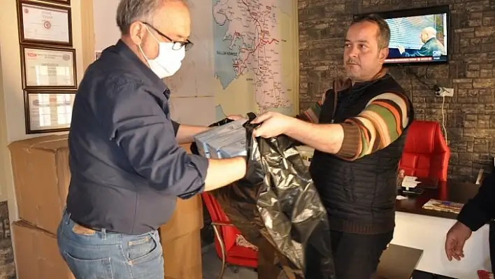 Milaslı Hayırsever Kardeş 20 Bin Adet Maske Alıp Dağıttı