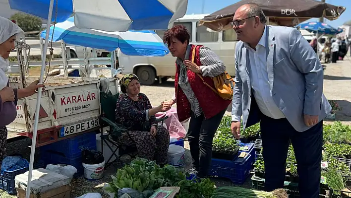 Milletvekili Adayı Mehmet Demir,semt pazarlarını ziyaret etti.
