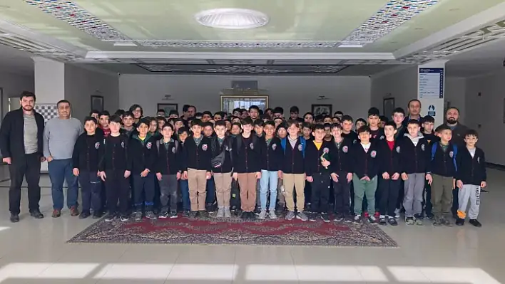 MÜFÜLÜKTEN ÖĞRENCİLERE ANLAMLI HEDİYE