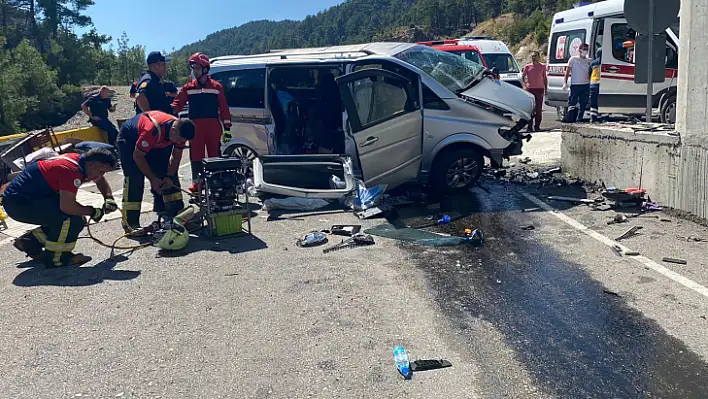 MUĞLA DENİZLİ YOLUNDA KAZA! 2 KİŞİ HAYATINI KAYBETTİ