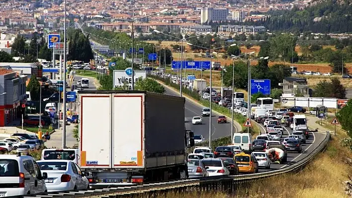 Muğla'da İki Kişiye Bir Araç Düşüyor