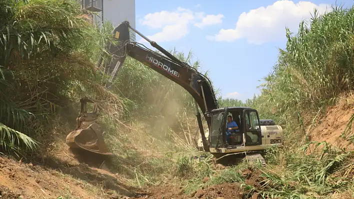 MUSKİ, Balavca Deresinde 6 Bin Metrelik Temizlik Çalışması Başlattı