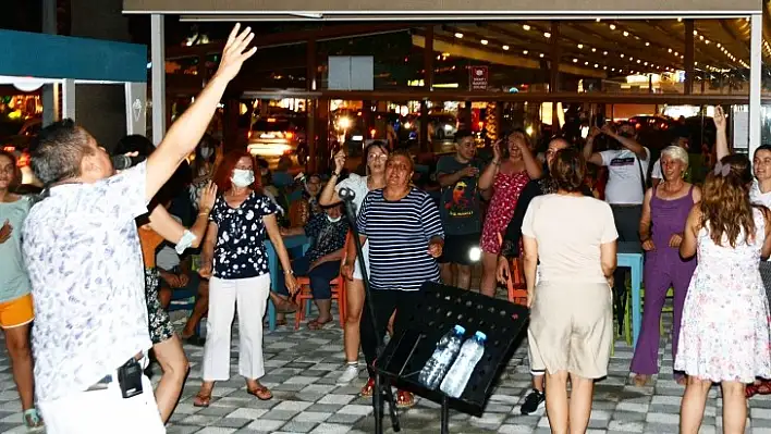 Müzikli Fethiye Akşamları Ali Tunç ile devam etti