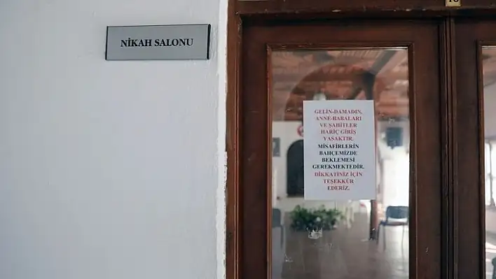 Nikahlar, Belediye Nikah Salonunda Yapılacak