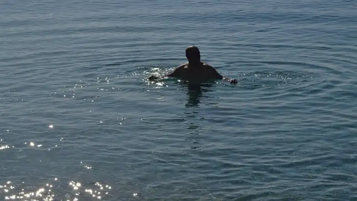 Ocak ayında denize girdiler