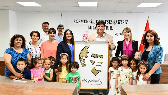 OKUL YÖNETİMİNDEN KARACA'YA TEŞEKKÜR ZİYARETİ