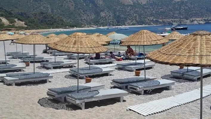 Ölüdeniz Kumburnu Plajı baştan aşağıya yenilendi