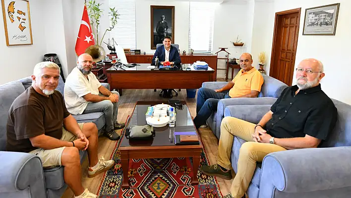 Ölüdeniz Yamaç Paraşütü Pilotları'ndan Başkan Karaca'ya ziyaret