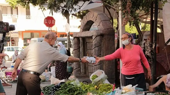 Ortaca Belediyesinden Pazar esnafına 35 bin maske