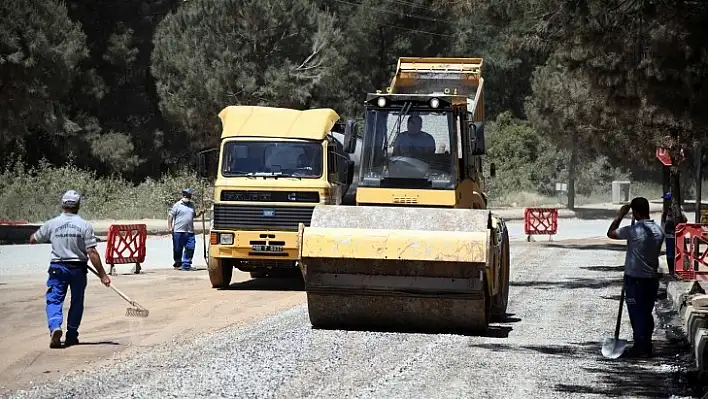 Ovacık Caddesi'nde asfalt kaplama çalışması son noktaya geldi