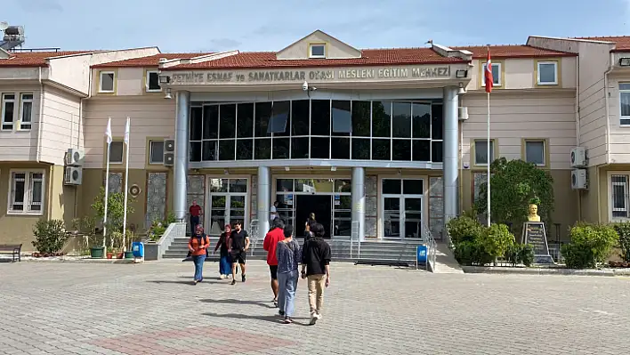 Oy kullanma işlemi başladı