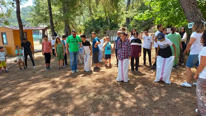 ÖZEL ÖĞRENCİLERDEN 'HOŞGELDİN YAZ' PARTİSİ