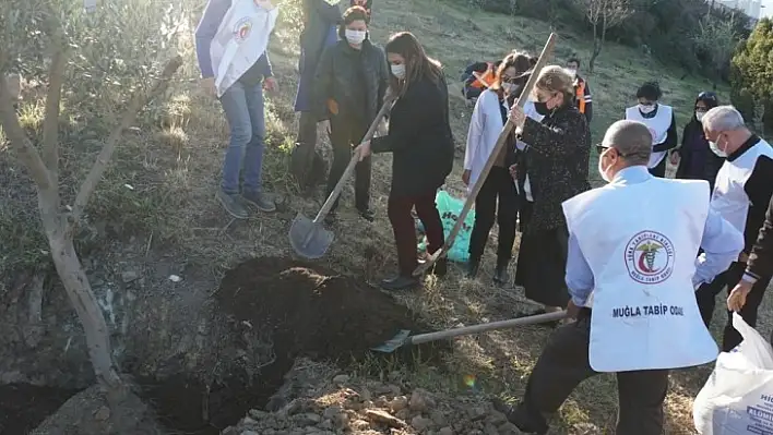 Pandemi Şehitleri Anısına Fidanlar Toprakla Buluştu