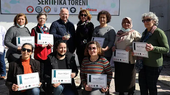 Pastacılık kursuna katılan kadın kursiyerlere sertifikaları verildi