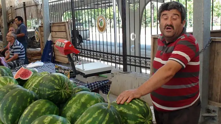 PAZAR YOĞUNLUĞU DEVAM EDİYOR