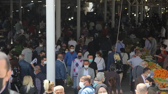 Pazardaki yoğun kalabalık tedirgin etti