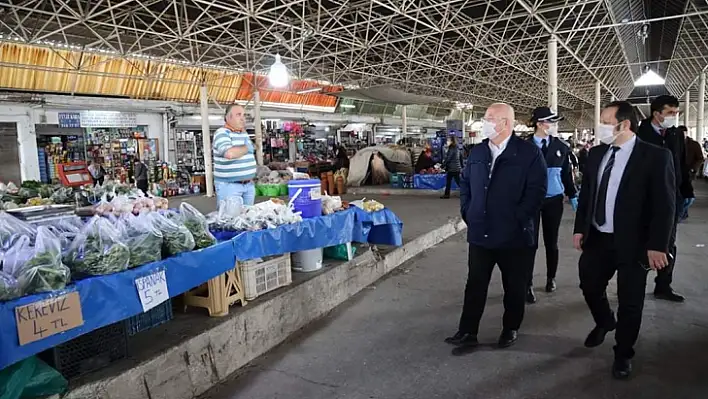 Perşembe Pazarına Koronavirüs Denetimi