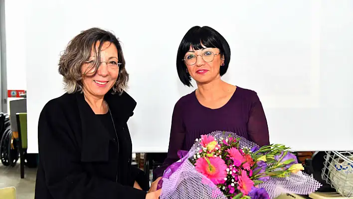 Prof. Dr. Ummuhan Gökova söyleşide kadınlarla buluştu