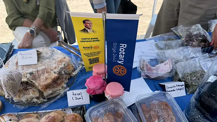 Rotary Kulübü El Ürünlerini Beşkaza Meydanı'nda Sergiliyor