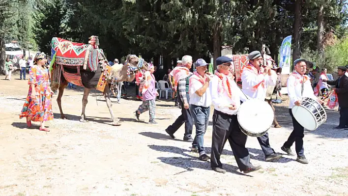 Şenlik Kortej Yürüyüşü İle Başladı