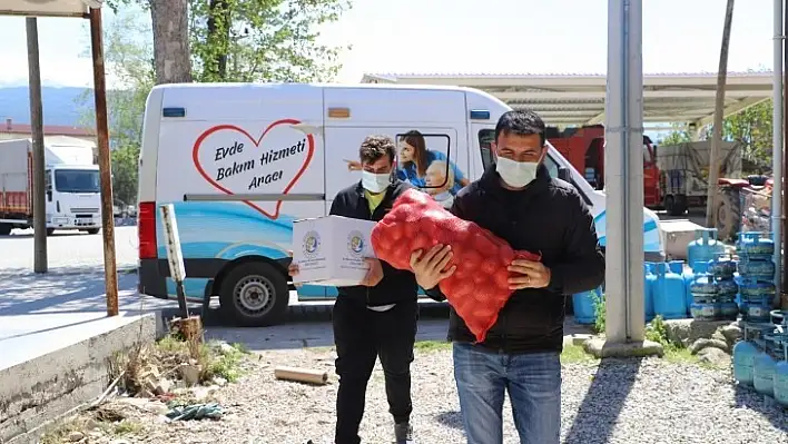 Seydikemer Belediyesi'nden gıda yardımı