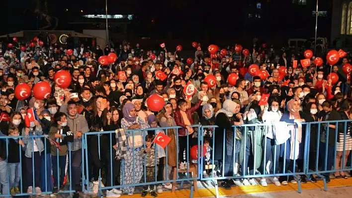 Seydikemer Cumhuriyet Coşkusunu Yusuf Güney ile yaşadı