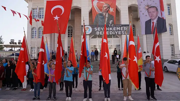 Seydikemer'de Cumhuriyetin 100. Yılı Törenle Kutlandı