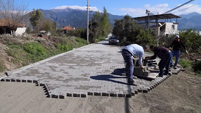 Seydikemer'de kilitli parke çalışmaları sürüyor