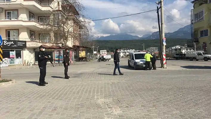 Seydikemer'de kısıtlamada denetimler aralıksız sürdü 