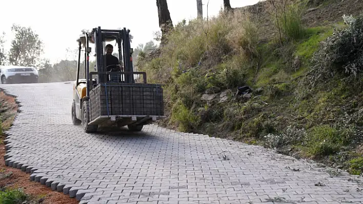 Seydikemer'de Parke Yol Yapım Çalışmaları Devam Ediyor