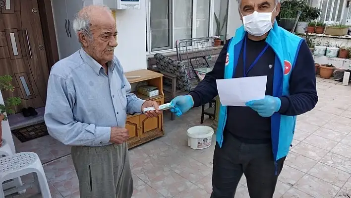 Sokağa Çıkamayan Vatandaş Eve Gelen Din Görevlilerine Bağış Yaptı