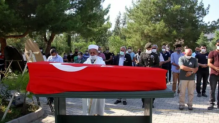 Terhisine Bir Gün Kala Kazada Yaşamını Yitiren Asteğmen Toprağa Verildi