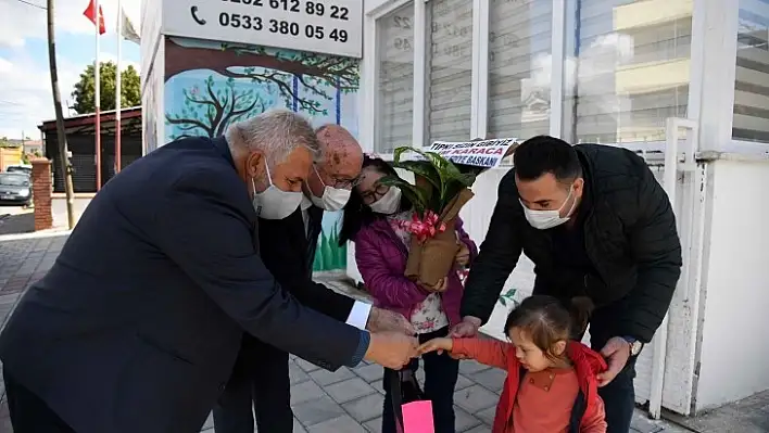 Tıpkı sizin gibiyiz…